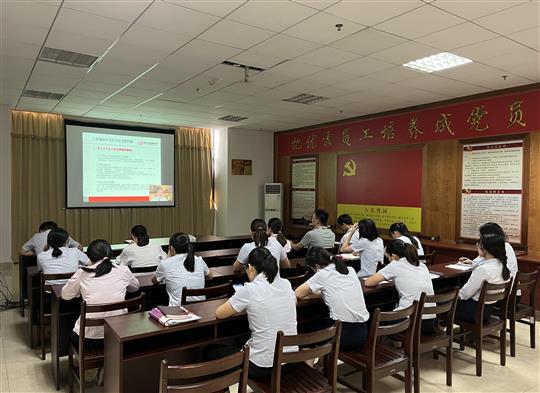 梭哈集团有限公司
组织参加疫情常态化下建筑企业经营管理风险管控培训